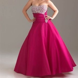 ⚜️SOLD⚜️ Hot Pink prom dress